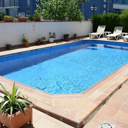 Riviera Hotel 2*